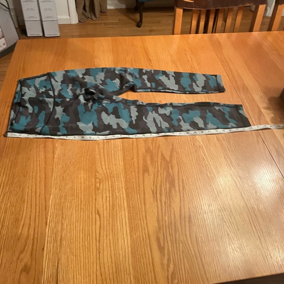 Lululemon Reversible Wunder Under Camo Leggings & Tank NWT - TANK IS SOLD - Picture 12 of 13